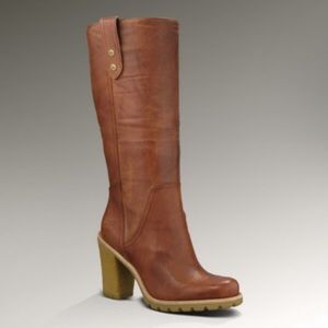 UGG Josie boots in chestnut